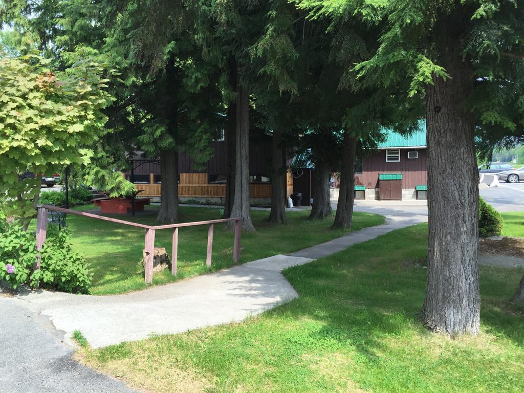 Copper River Motel Terrace Exterior photo