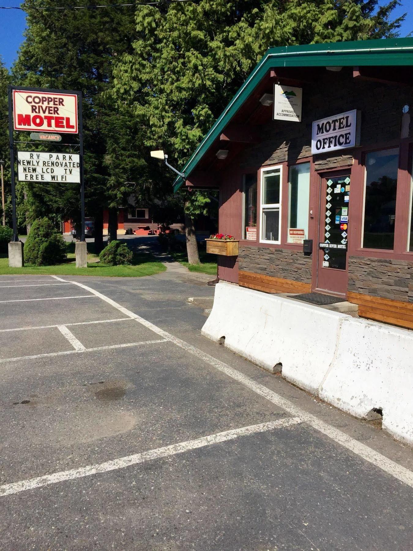 Copper River Motel Terrace Exterior photo