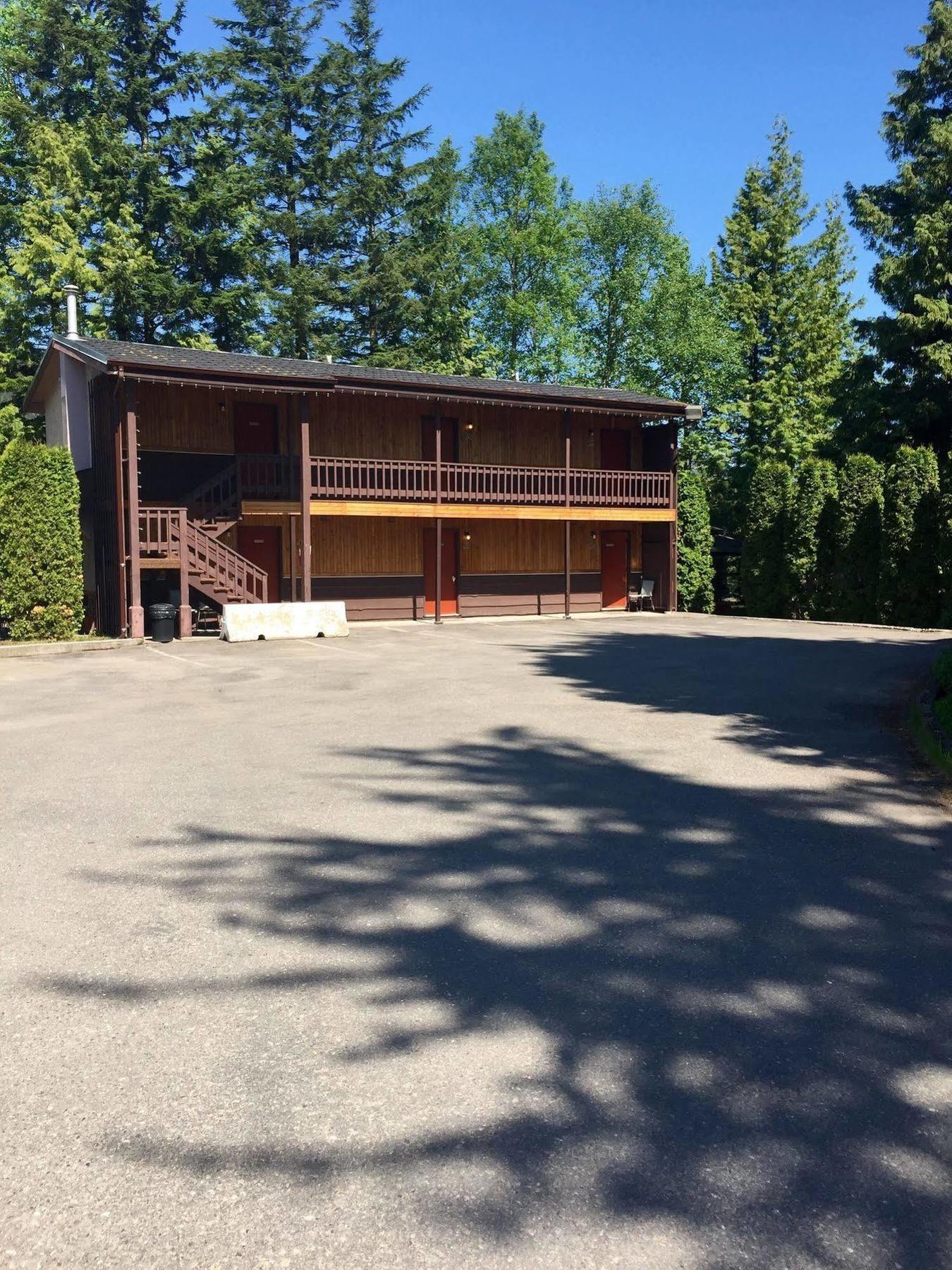 Copper River Motel Terrace Exterior photo